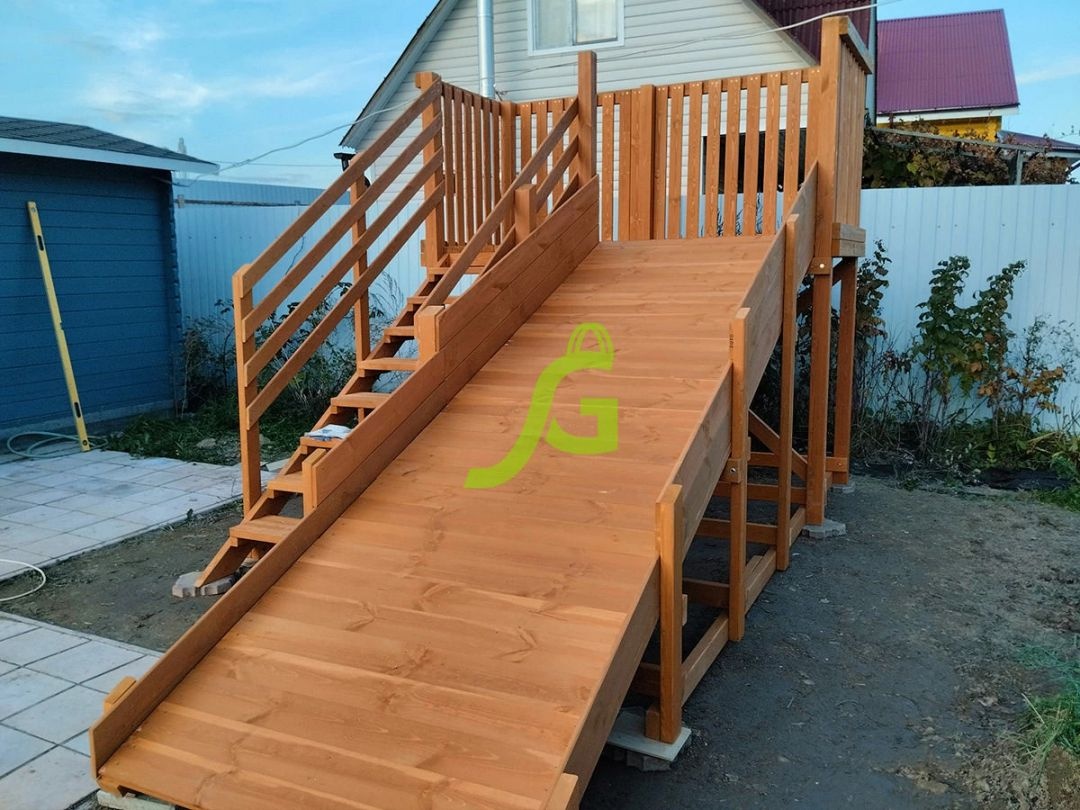 Деревянная зимняя горка Snow Fox скат 4 м