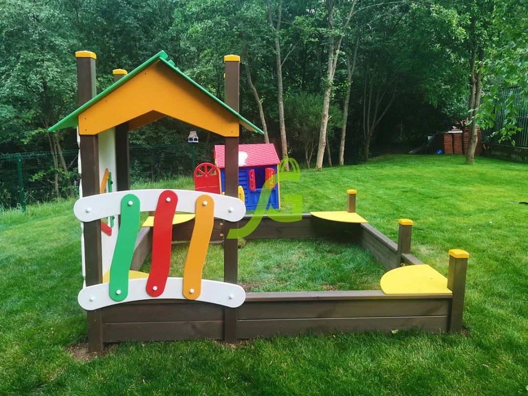 Детская песочница с крышей (мод.2)