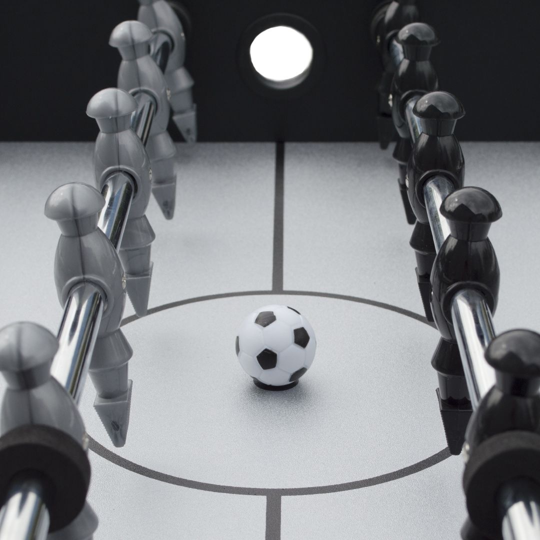 Игровой стол - футбол Hit черно-серебристый