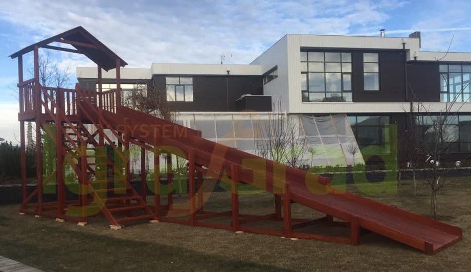 Зимняя горка Snow Fox (Домик) скат 10 м