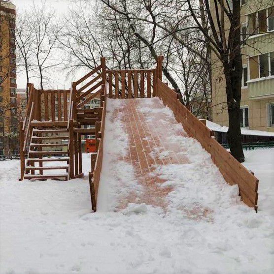 Зимняя Деревянная горка MoyDvor SWAN-2 для тюбинга