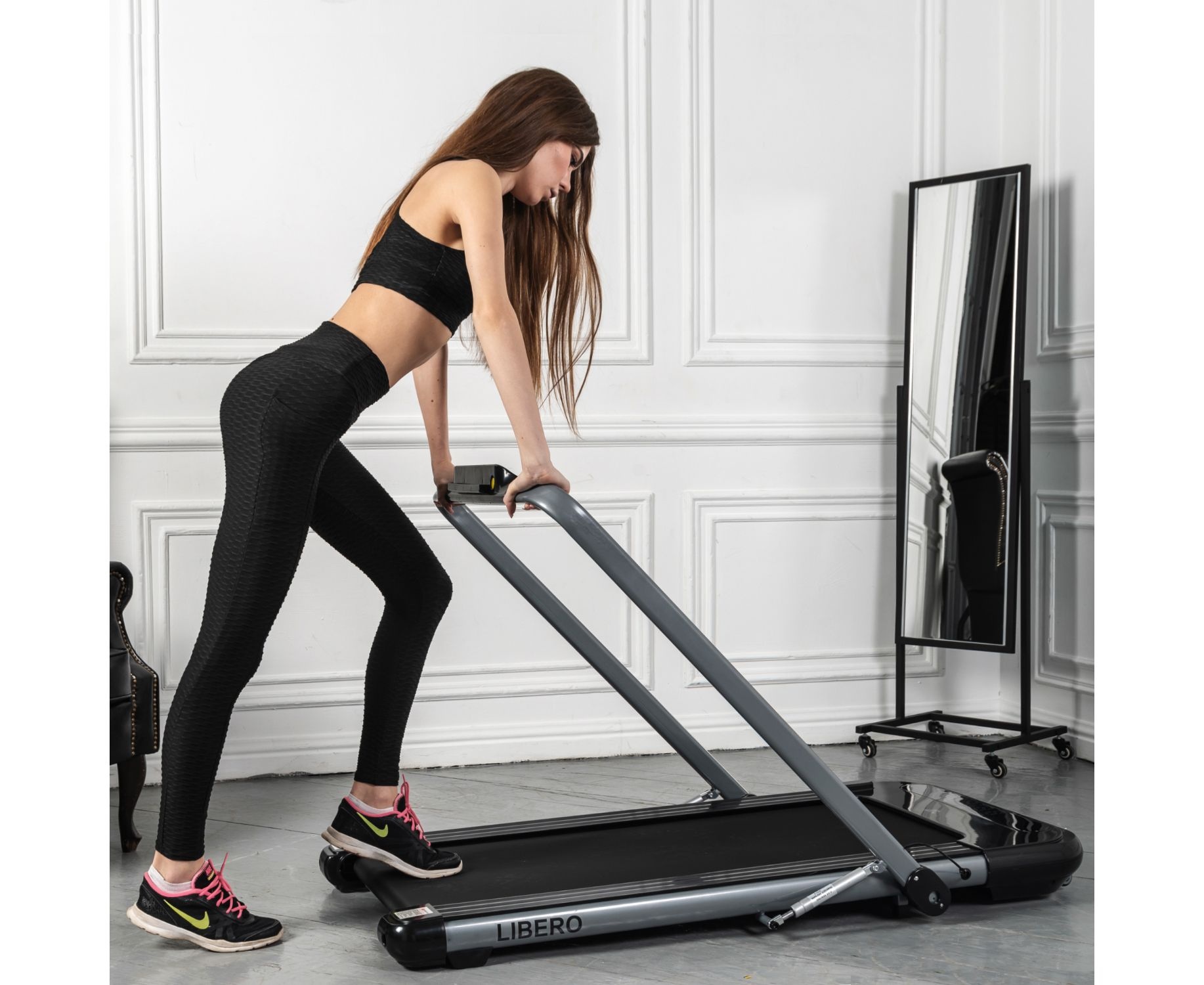 Беговая дорожка DFC LIBERO slim черная T100B