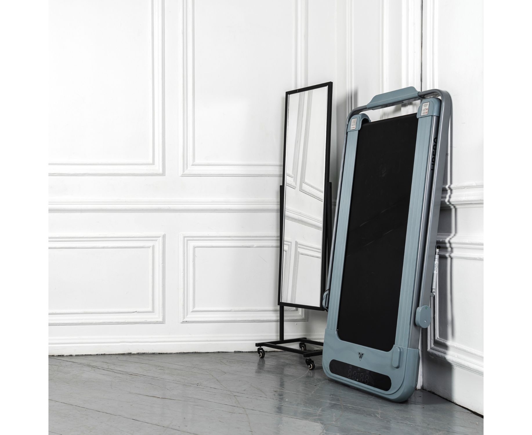 Беговая дорожка DFC LIBERO slim серебристая T100G