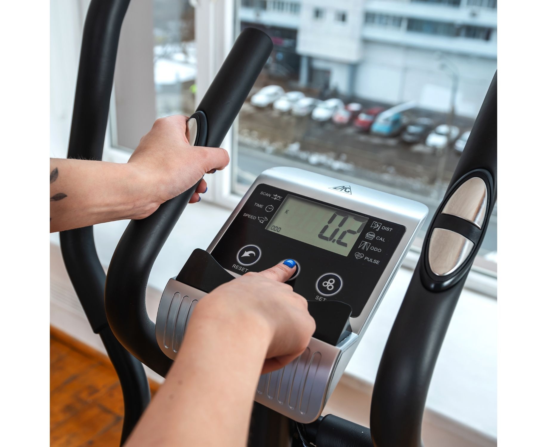 Эллиптический тренажер DFC E8516H1