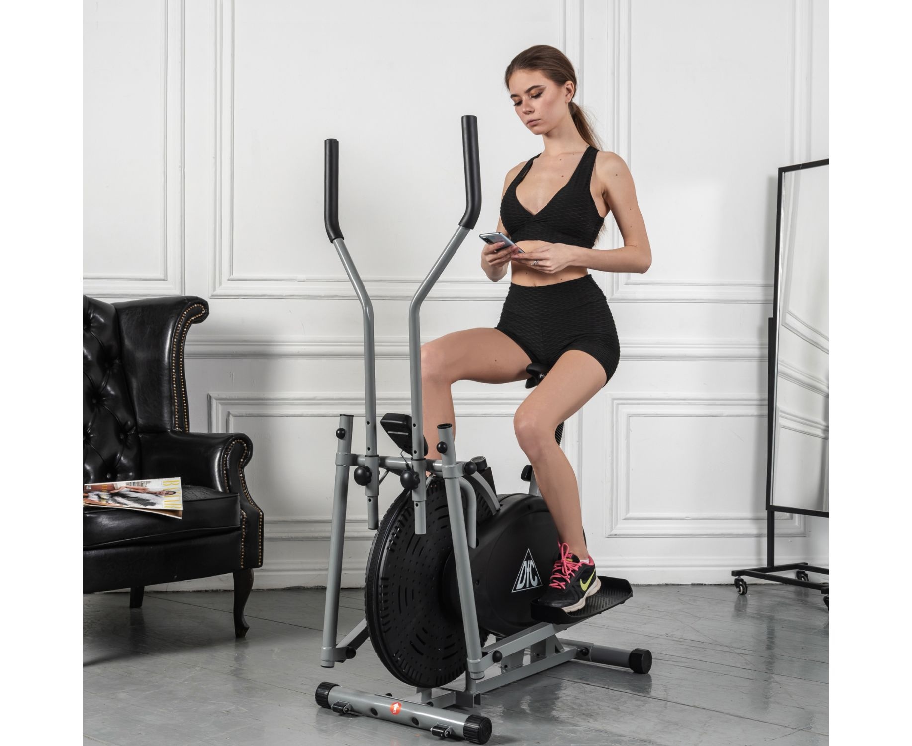 Эллиптический тренажер с сиденьем DFC E2000S