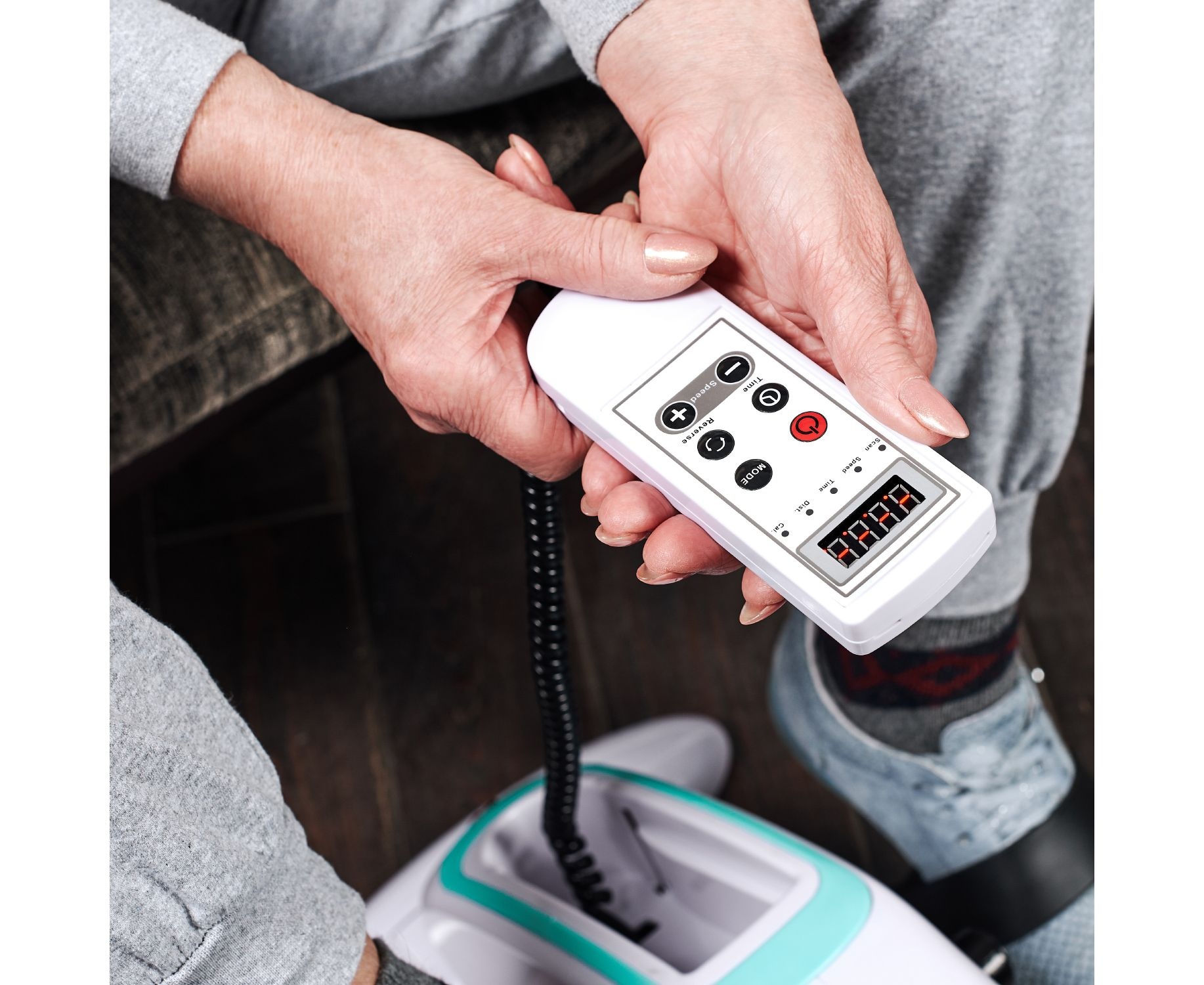 Мини-велотренажер c электропривод педалей DFC B808